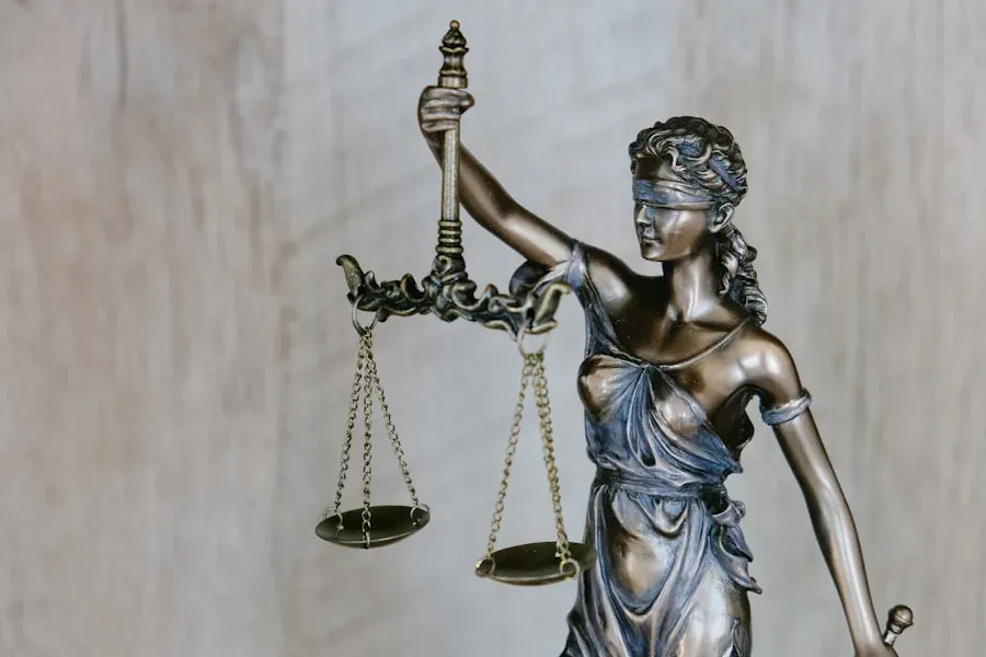 Lady Justice scales symbolising the legal framework governing Hong Kong company constitutional documents