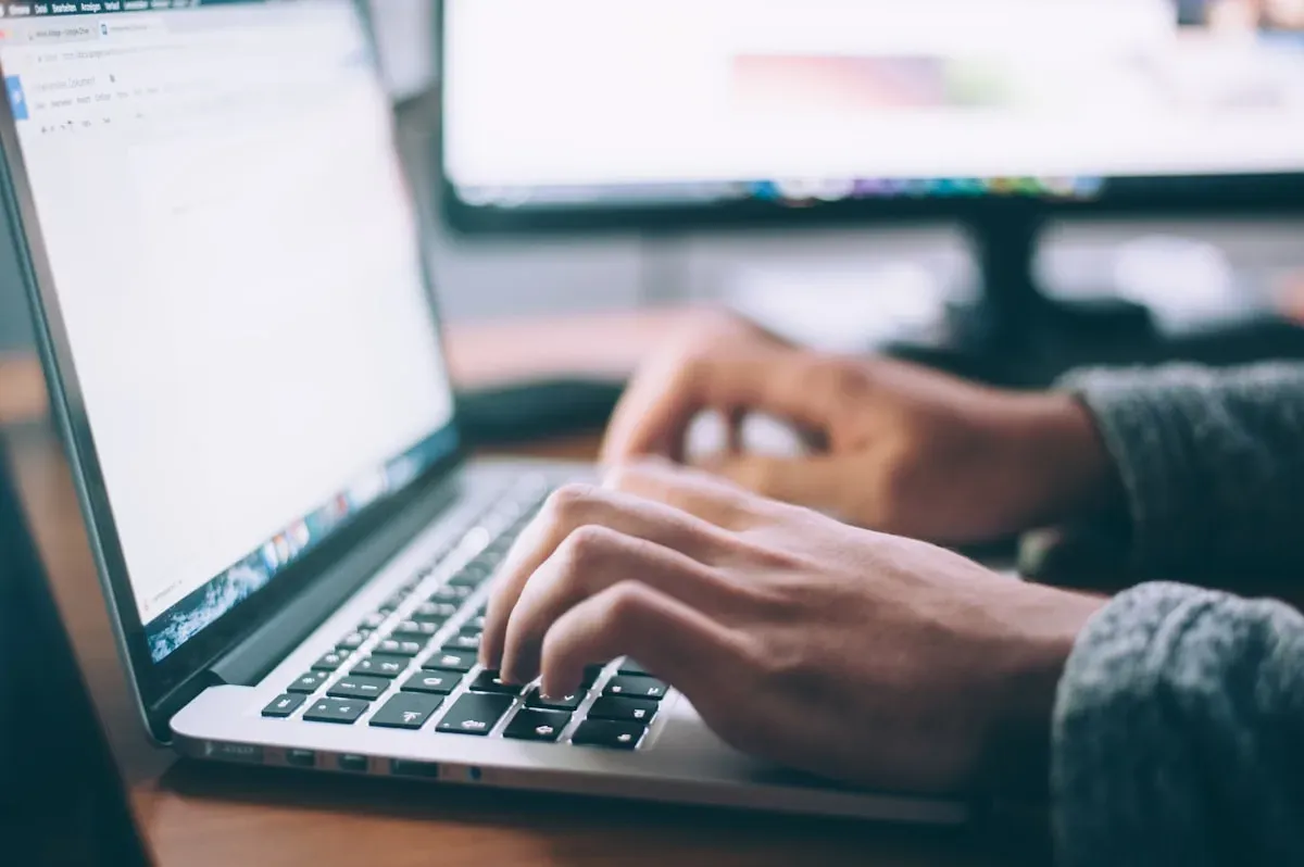 BVI vs Cayman vs Seychelles for E-commerce (2026): Costs, Compliance, and Banking Acceptance