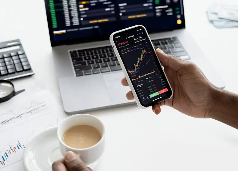 Fintech alternatives to traditional Hong Kong banks: Airwallex, Currenxie, Statrys, and Wise for remote business account opening